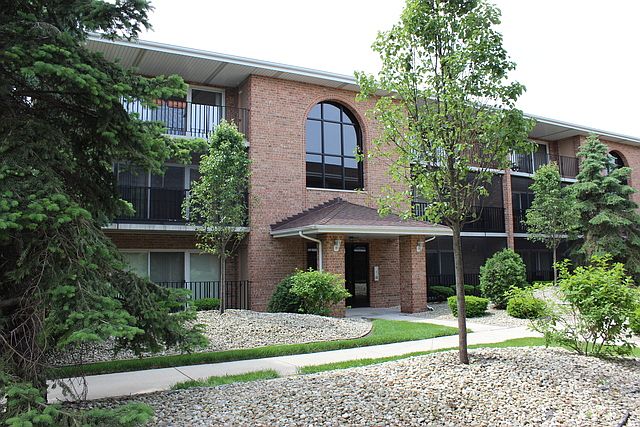 1st image of 13434 E Circle Dr APT 405