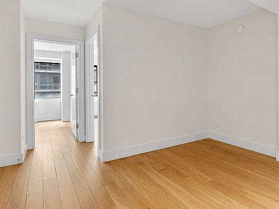 3rd image of 230 E 44th St APT 6G