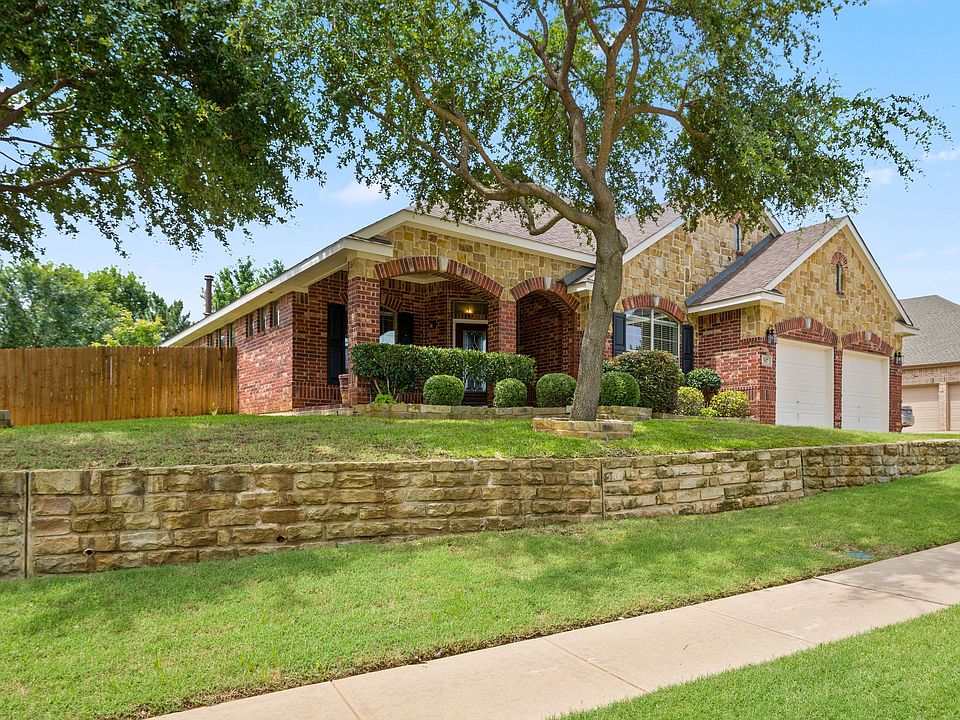 1_307_Texoma_Drive-1.jpg