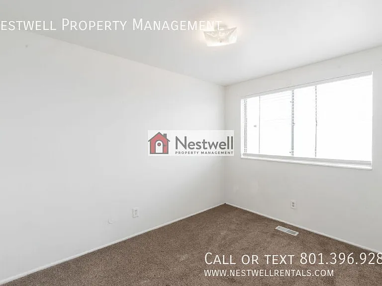 1881 W Lake Park Dr #4 — Photo 13