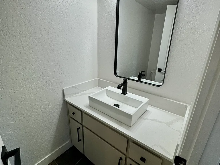 1588 Skyline Dr — Photo 16