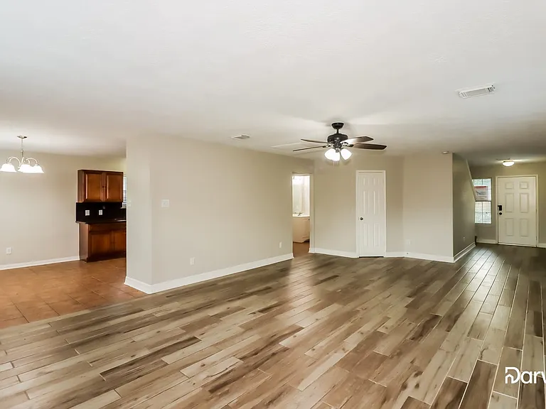 21910 Octavia Way — Photo 5