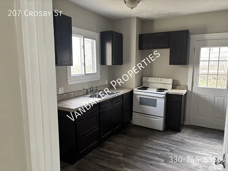 207 Crosby St — Photo 5