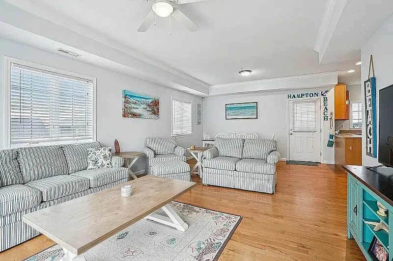 2 bed, 1250 sqft, $2,600 — Photo 4