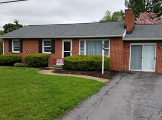 9719 Chapelwood Ln, Hagerstown, MD