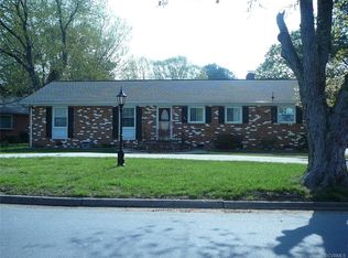 129 Sherwood Dr, Colonial Heights, VA 23834