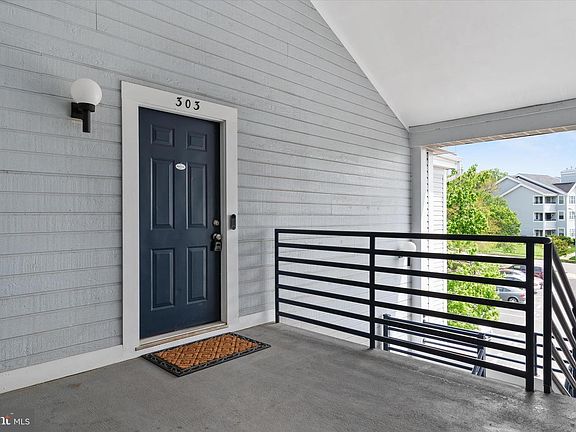 3rd image of 602 Moonglow Rd APT 303