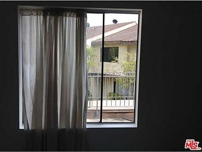 5th image of 620 W Hyde Park Blvd Unit 208