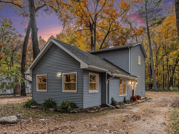13706 Jewett St, Gowen, MI 49326