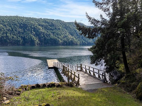 2nd image of 1081 Aspen Rd