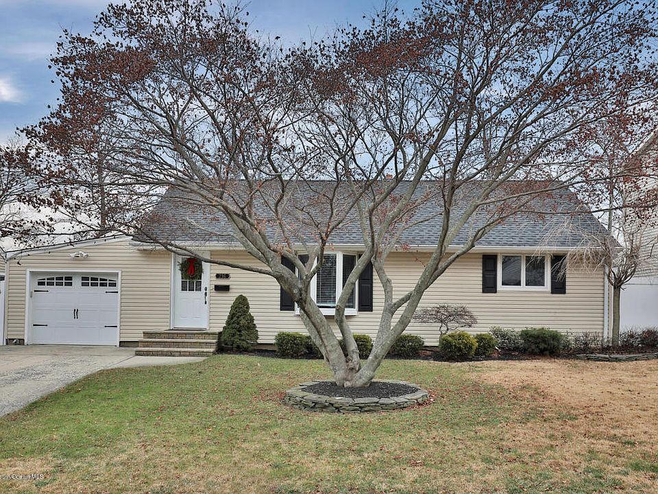 1st image of 216 Crestview Dr