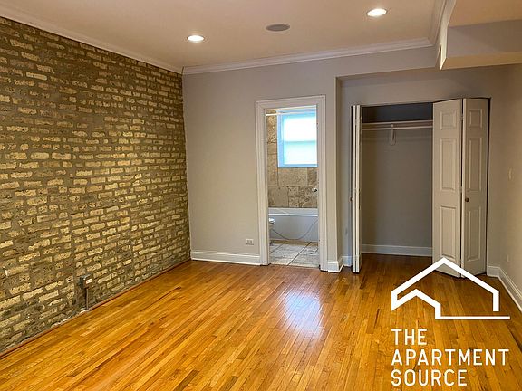 4th image of 6506 N Claremont Ave APT 2W