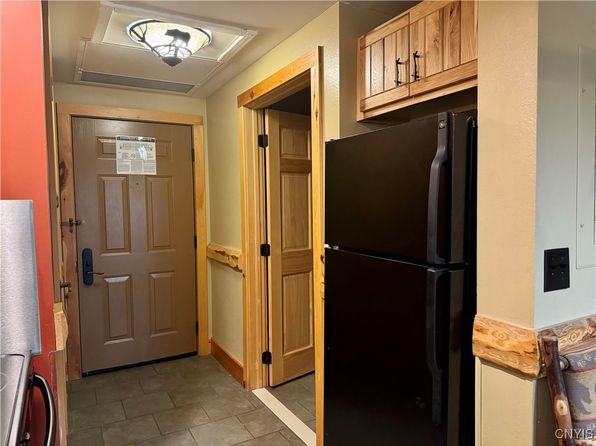 2177 Clute Rd #523, Cortland, NY 13045