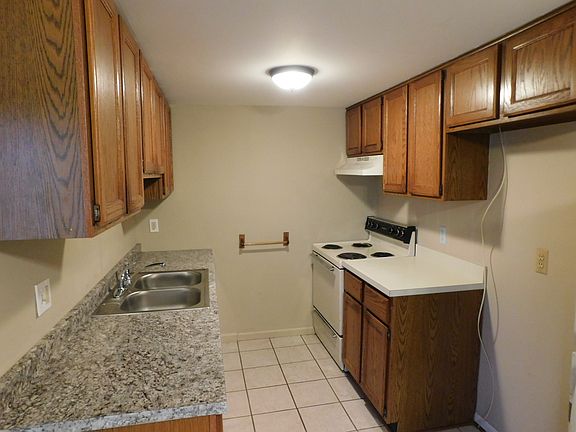 4th image of 15832 Orchard Ln