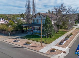 117 W Cedar St, Glenrock, WY 82637