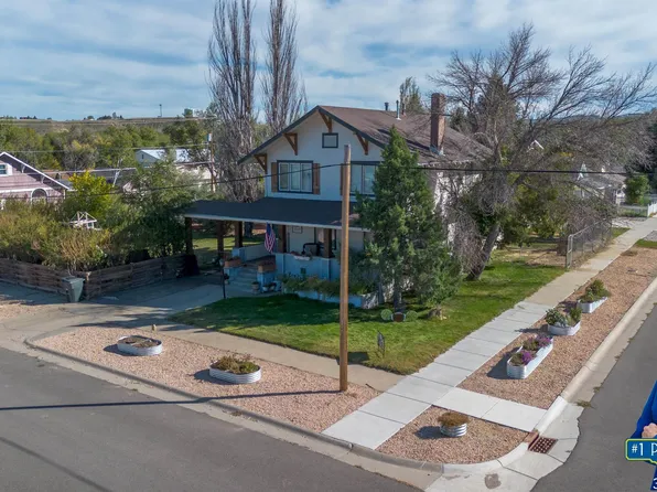 117 W Cedar St, Glenrock, WY 82637