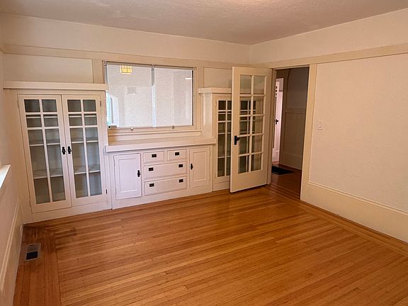 3rd image of 4360 Everett Ave APT C