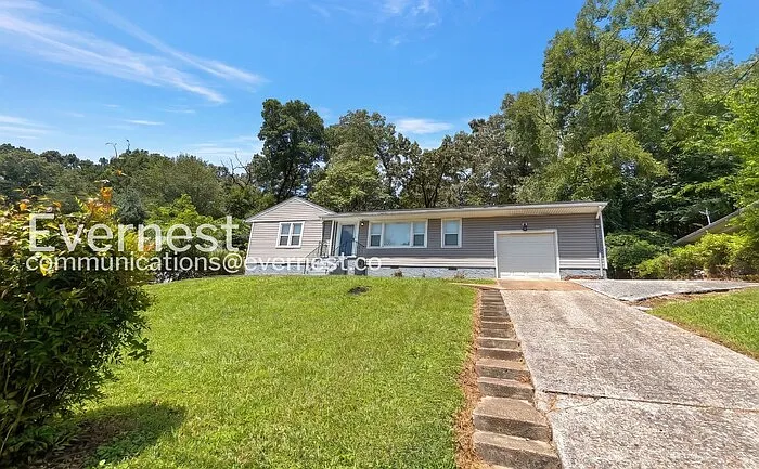 3 bed, 1.0 bath, 1200 sqft, $1,595 — Photo 2