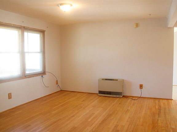 5th image of 932 Oak Hill Ave
