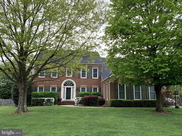 13555 Heritage Farms Dr, Gainesville, VA 20155