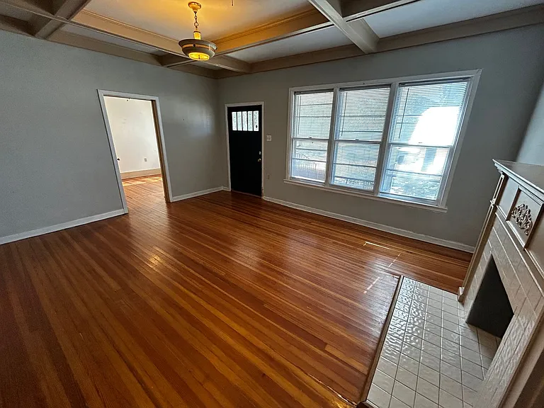 826 N 15th St — Photo 5