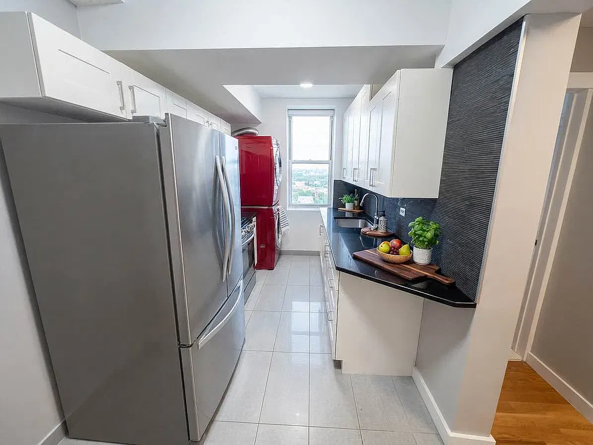4499 Henry Hudson Pkwy W — Photo 2