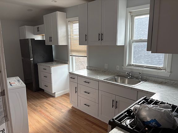 5th image of 102-104 Robey St #3