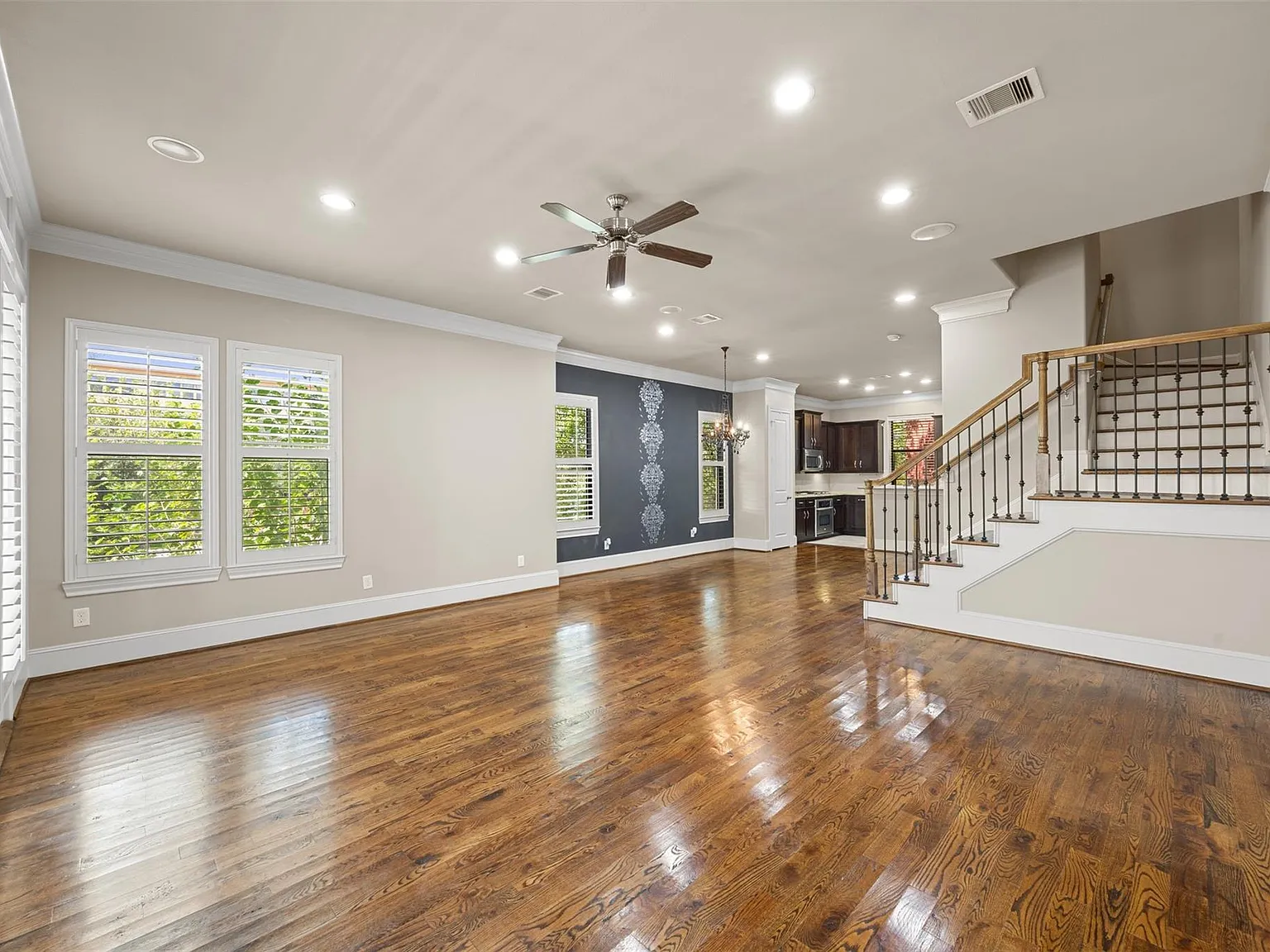 3 bed, 3.5 bath, $2,700 — Photo 2