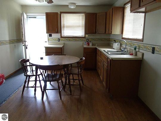 2nd image of 2413 Karen Dr