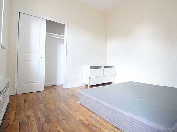 4th image of 252 W 91st St APT 52