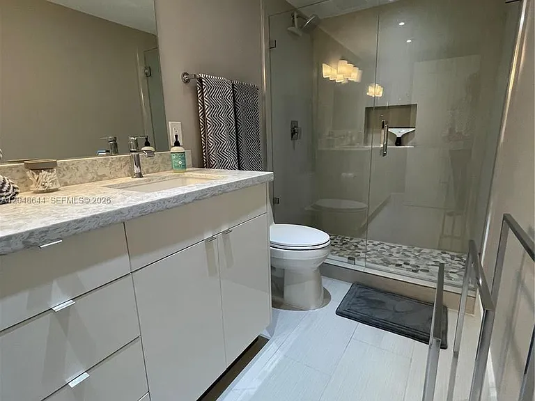 2500 Parkview Dr #1405 — Photo 39
