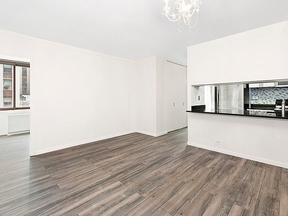 3rd image of 235 E 40th St APT 22D