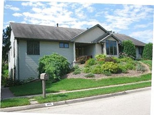 2nd image of 3015 Olde Country Ln