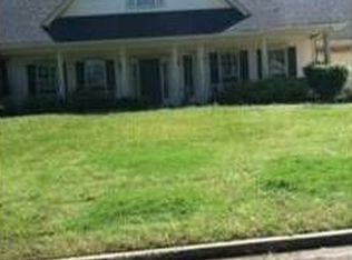 196 Summer Lane Dr, Columbus, MS 39702