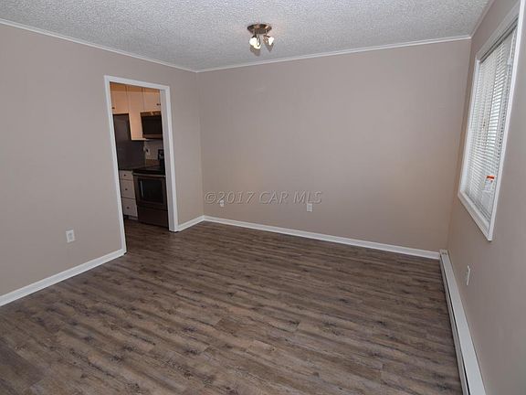 5th image of 414 Lark Ln #D304