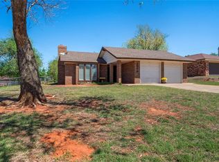 2054 E Canadian Court Ter, Mustang, OK 73064