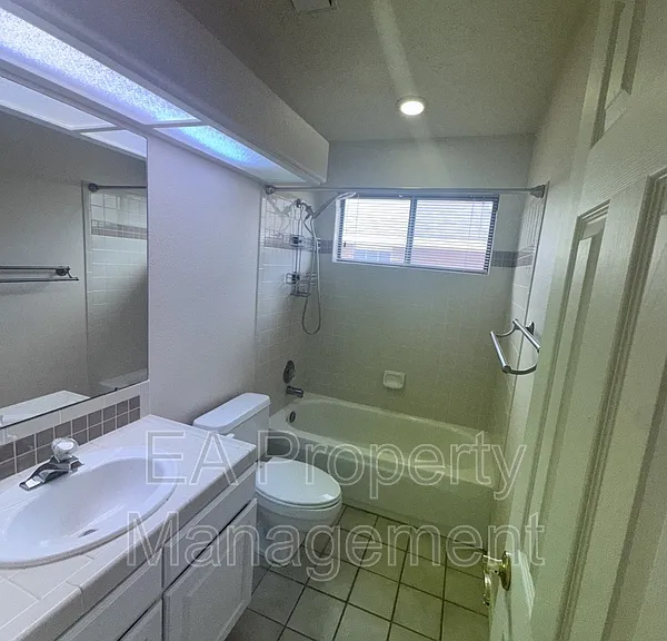 11606 Herman Roser Ave SE — Photo 18