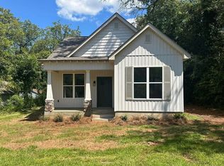 407 Spring St, Washington, GA 30673