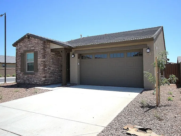 4427 N 94th Dr — Photo 30