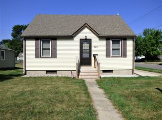 700 4th St SW, Waseca, MN 56093