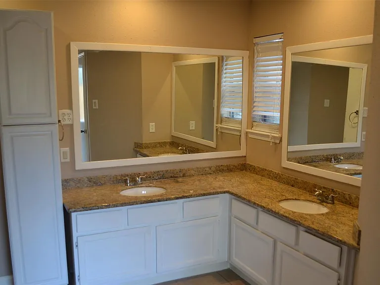 4203 Field Meadow Dr — Photo 7