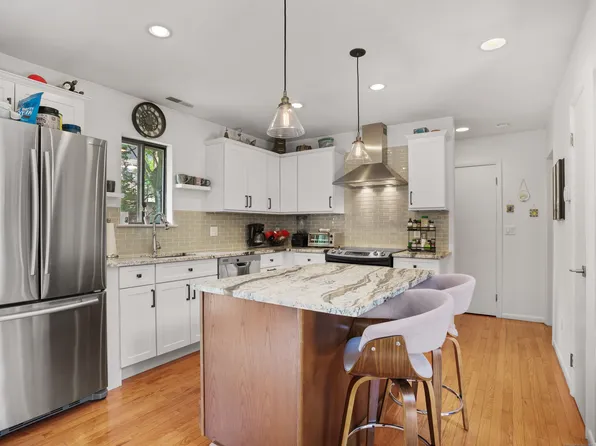 2437 Bedford Street #C13, Stamford, CT 06905