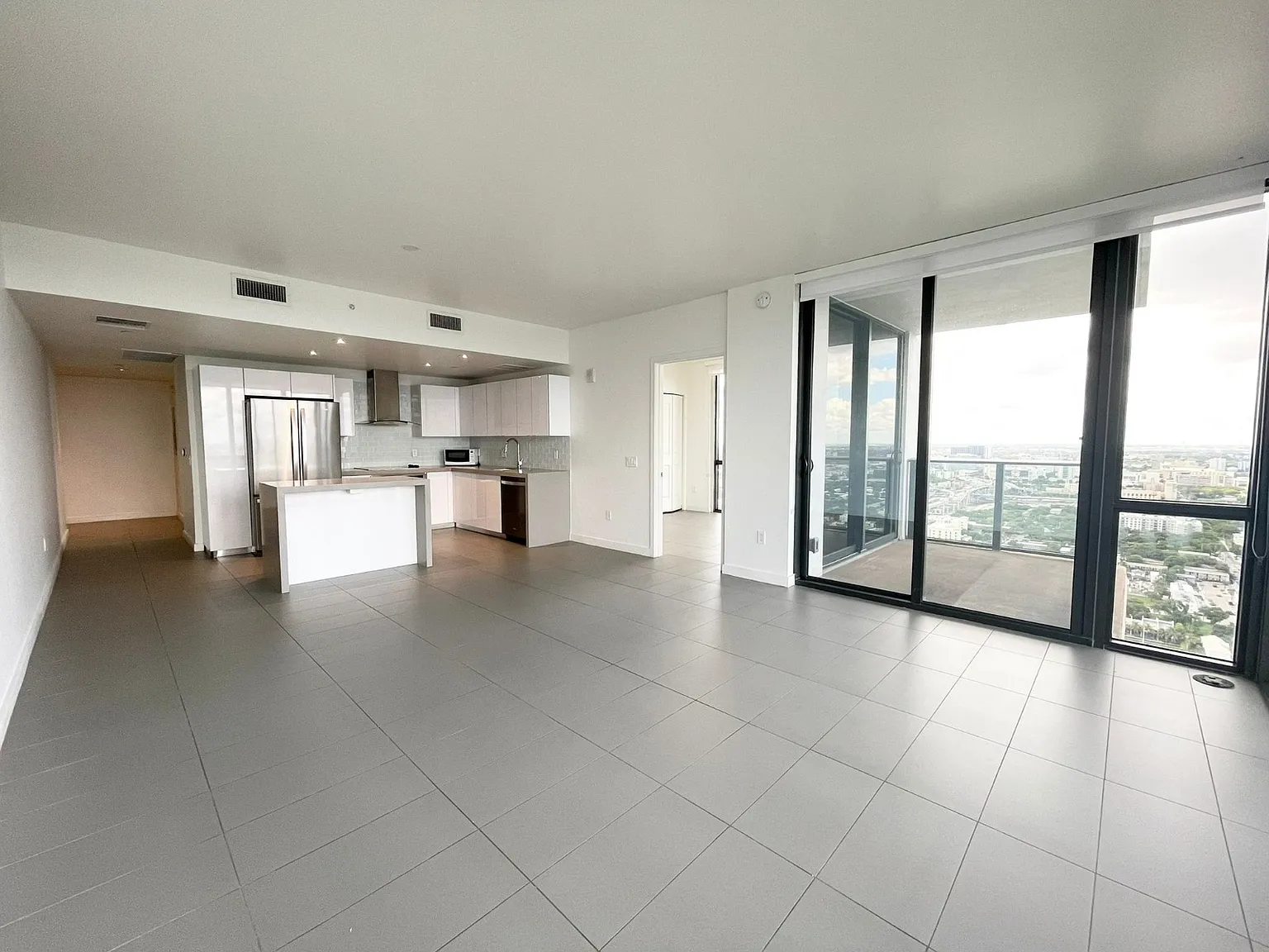 2 bed, 1100 sqft, $3,600 — Photo 4