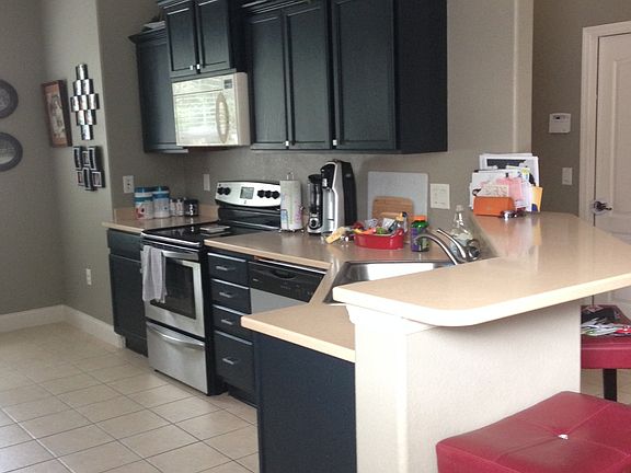 5th image of 562 Waterside Cir
