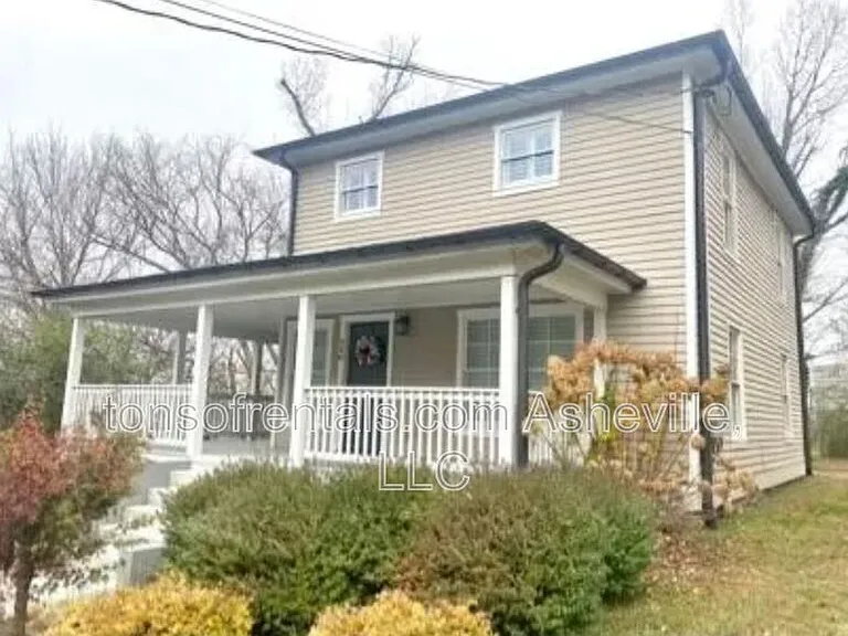 240 S Beaumont St — Photo 2