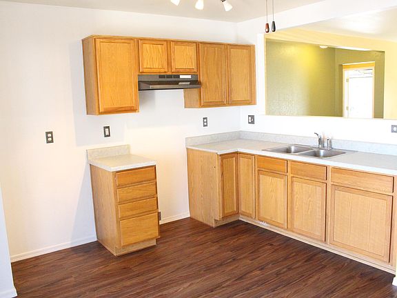 3rd image of 11546 W Windrose Avenue