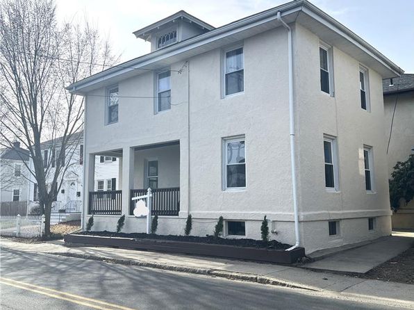 28 Mason St