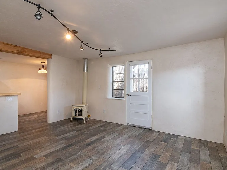 728 Montez Pl — Photo 2