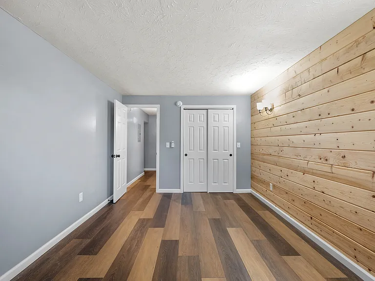 Cedar Dr — Photo 19