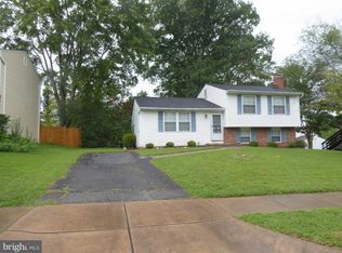 5822 Kestrell Ct, Burke, VA 22015